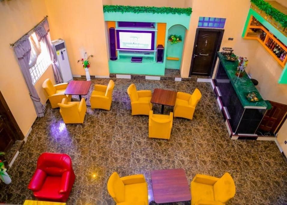 Dc Ambassadors Hotel Dawhwenya Esterno foto