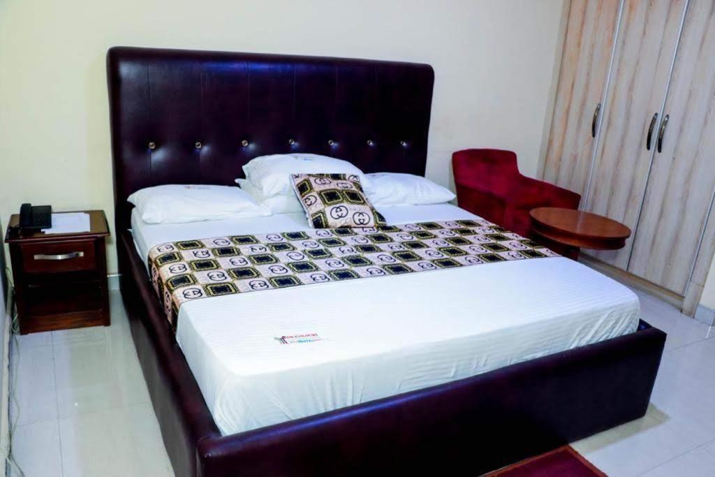 Dc Ambassadors Hotel Dawhwenya Esterno foto